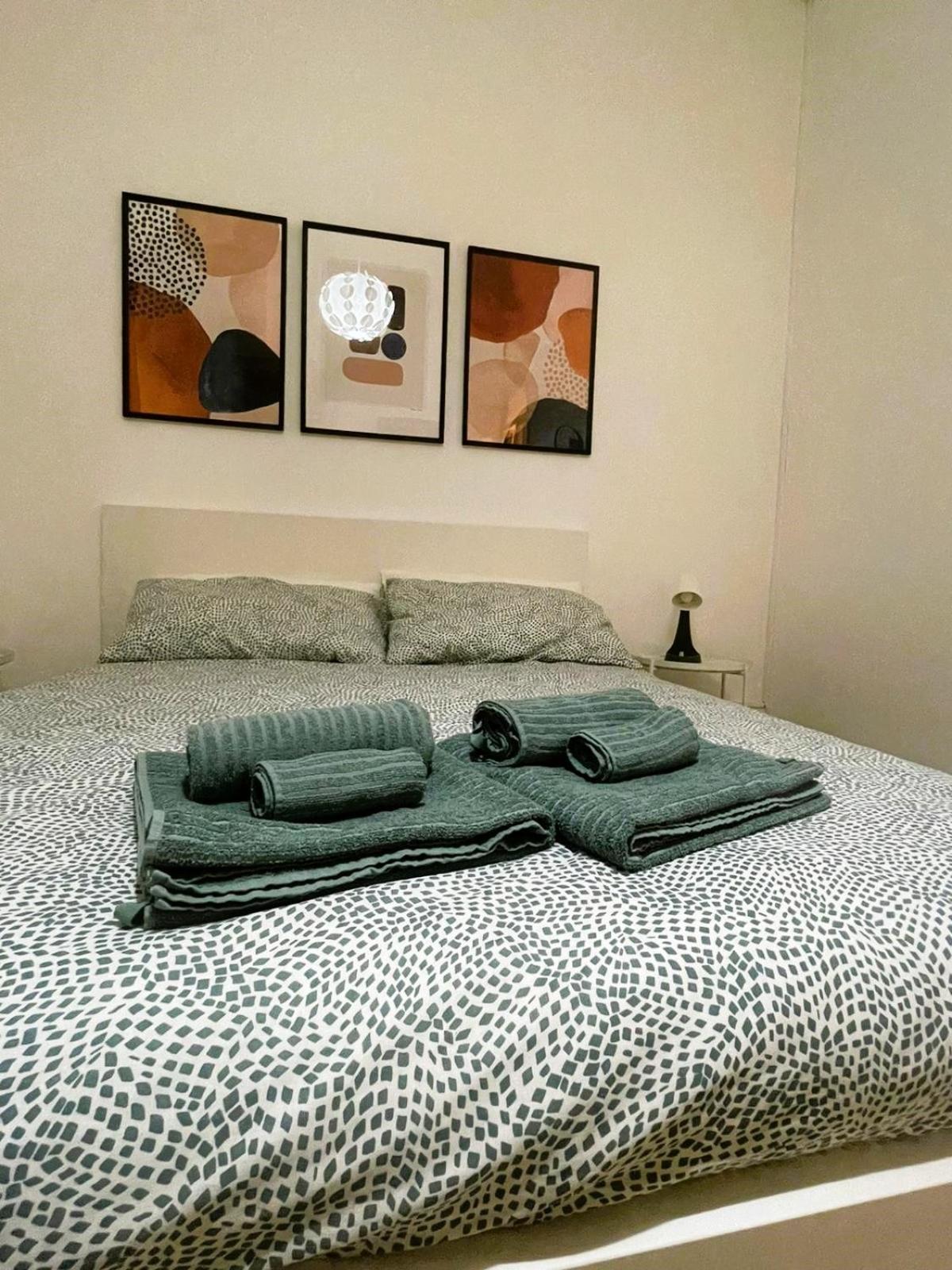 Olivuzza Rooms In Apartment パレルモ エクステリア 写真